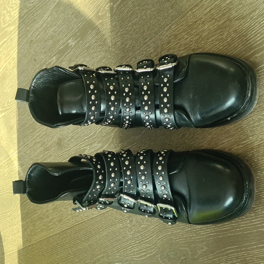 Sandro boots. Rock style